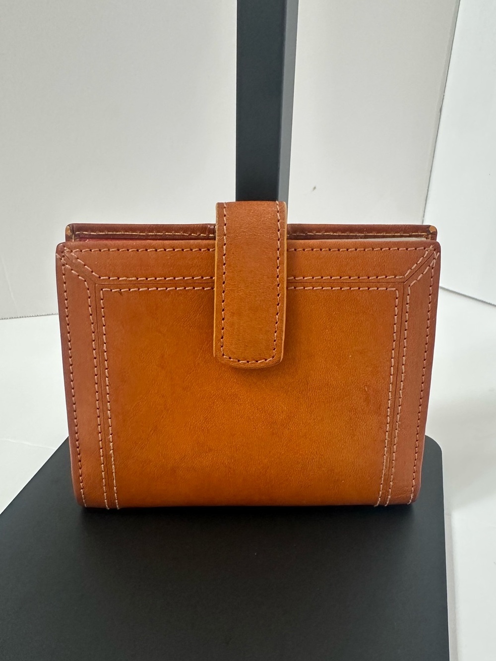 TUSK Vintage Leather small, slim Bifold Wallet. Two-tone brown/red EUC Luxury